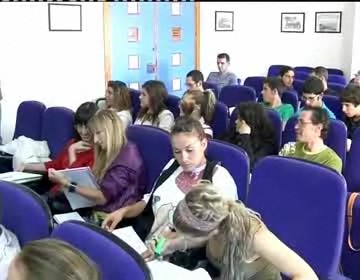 Imagen de Curso de monitor de natación y curso de futbol base en Torrevieja