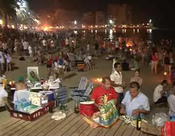 Imagen de Miles de personas disfrutaron la Noche de San Juan en las playas de la Ciudad de la Sal