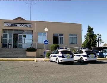 Imagen de El Ayuntamiento completará antes de fin de año los mandos de la Policía Local