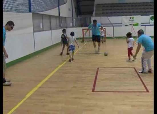 Imagen de Niños de 13 colegios participaron en la 1ª Jornadas de Deporte Adaptado organizadas por AMFA