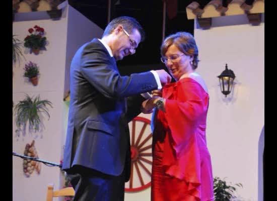 Imagen de El ayuntamiento de Torrevieja recibe la medalla de oro del Festival de Cante Flamenco de Lo Ferro