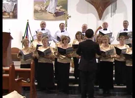 Imagen de La coral Bella Torrevieja y el coro Brisa del Sur cantaron villancicos en el Sagrado Corazón