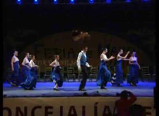 Imagen de El Centro de Danza Lola Morales y Arantxa Blanco actuó en el escenario central de la Feria e Mayo