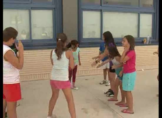 Imagen de La escuela de verano 2014 se celebra en el Colegio Público Habaneras hasta el 29 de agosto