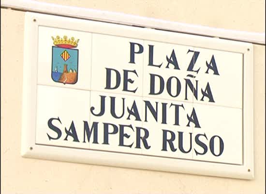 Imagen de La maestra Juanita Samper da nombre a la plaza del Centro Cultural Virgen del Carmen