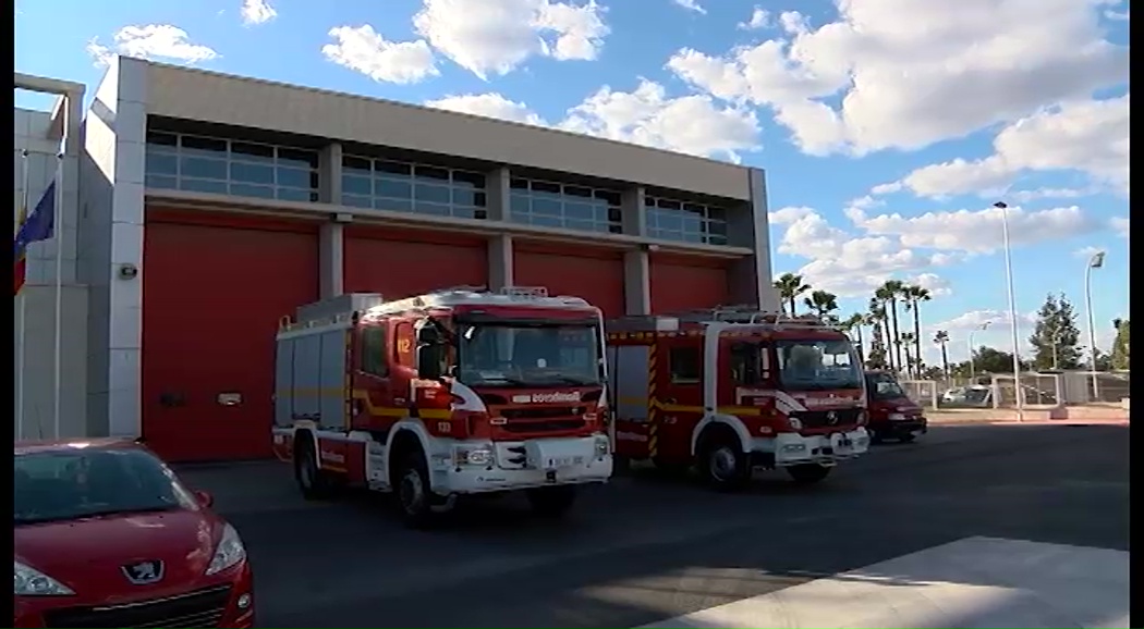 Imagen de El parque de bomberos de Torrevieja pasa a principal y aumentará efectivos antes de fin de año