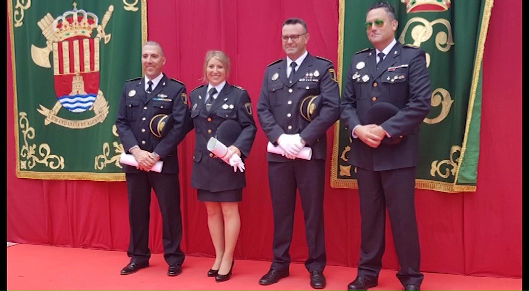 Imagen de Una agente de Torrevieja distinguida por la puesta en marcha de la unidad de mediación policial