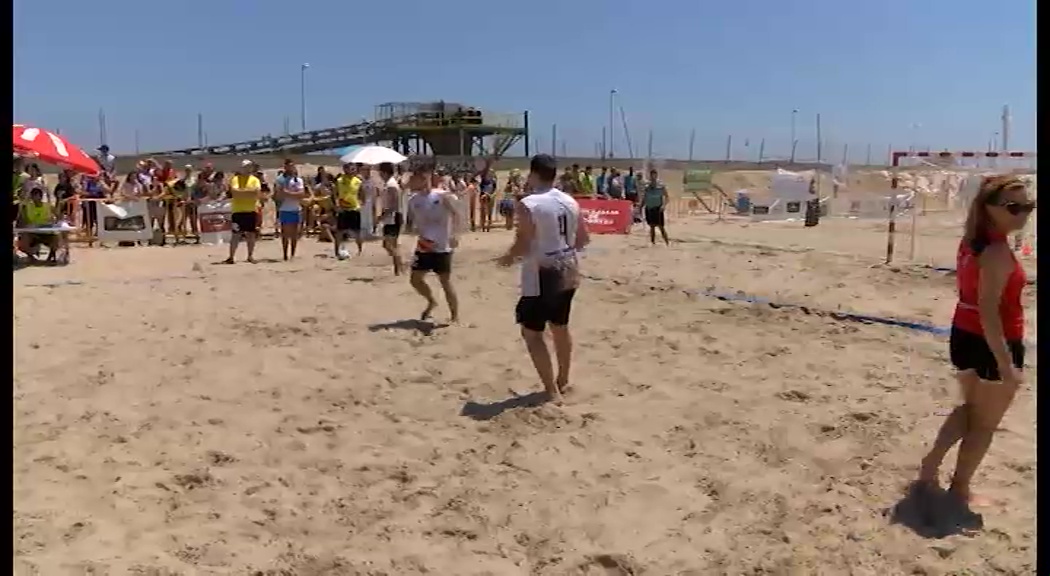 Imagen de TSG Y BM Playa Mar Menor Los Alcázares, campeones del V Torneo Balonmano Playa NF