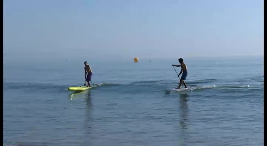 Imagen de La playa de la Mata acoge una etapa del Circuito Mediterráneo SUP-RACE 2018