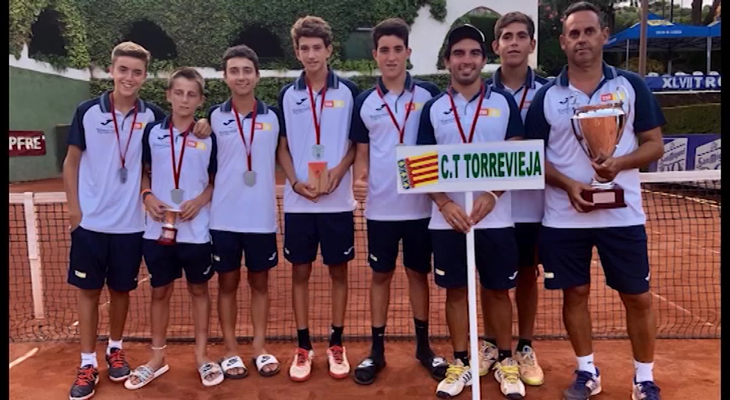 Imagen de El equipo infantil del C.T. Torrevieja obtiene la plata en el campeonato de España