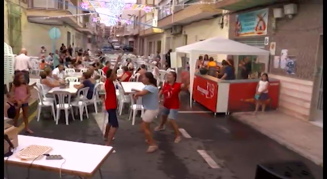 Imagen de El Ayuntamiento prohíbe la Verbena de Hogueras pese a que Fiestas dispuso los preparativos