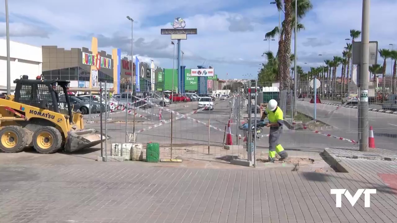 Imagen de Comienzan las obras de evacuación de aguas pluviales en Avenida Cortes Valencianas