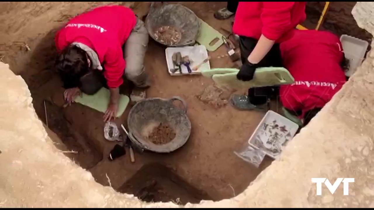 Imagen de Hallan los primeros restos en los trabajos de exhumación del cementerio de Alicante