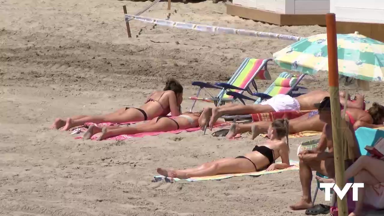 Imagen de Tomar el sol en la playa sin mascarilla ya es posible