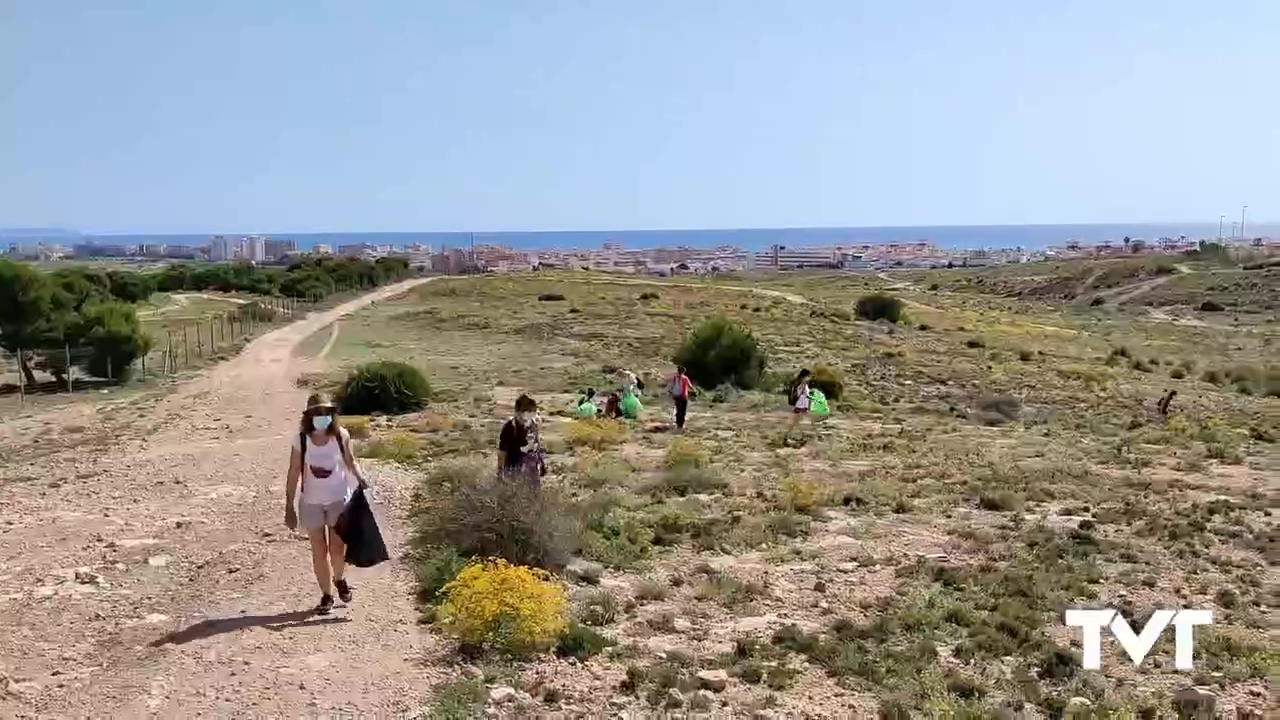 Imagen de Más de 60 kilos de basuraleza recogidas en el Parque Natural de La Mata -Torrevieja