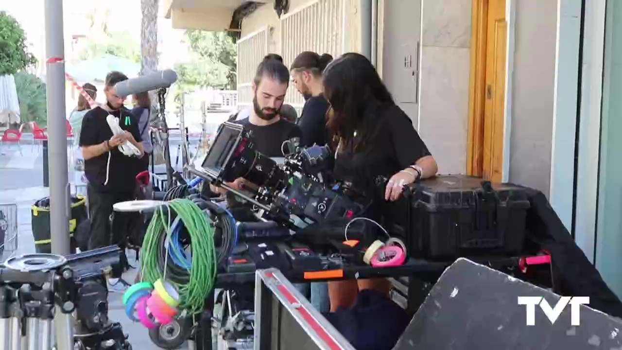 Imagen de Un grupo de estudiantes de Barcelona ruedan en Torrevieja un cortometraje