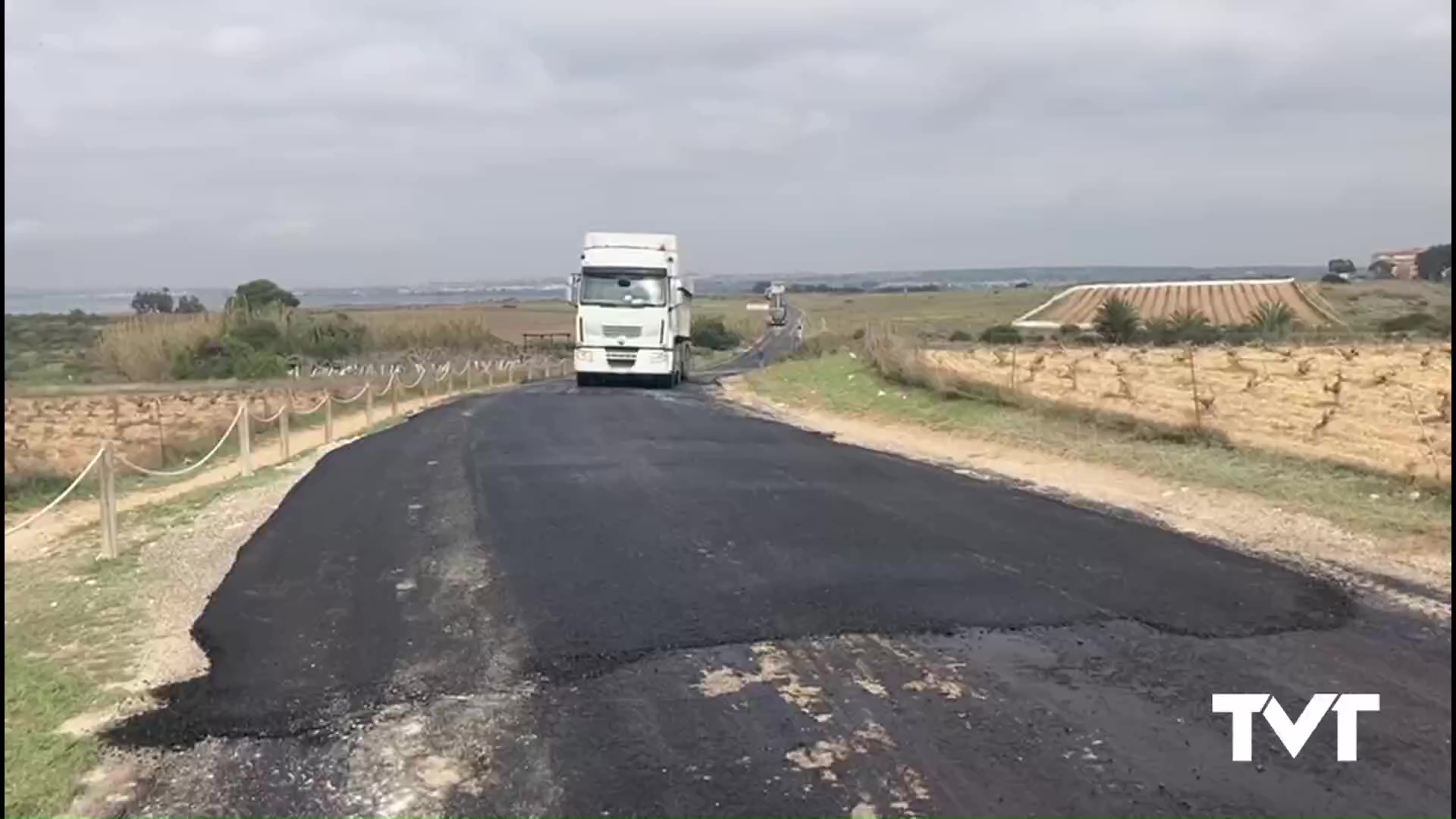 Imagen de A punto de concluir los trabajos de pavimentación y reasfaltado de la Vereda de los Granados