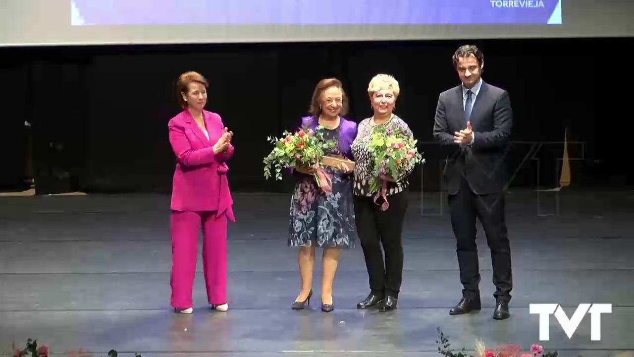 Imagen de Una gala con dos mujeres protagonistas: Marisol Cos y Josefina Nieto