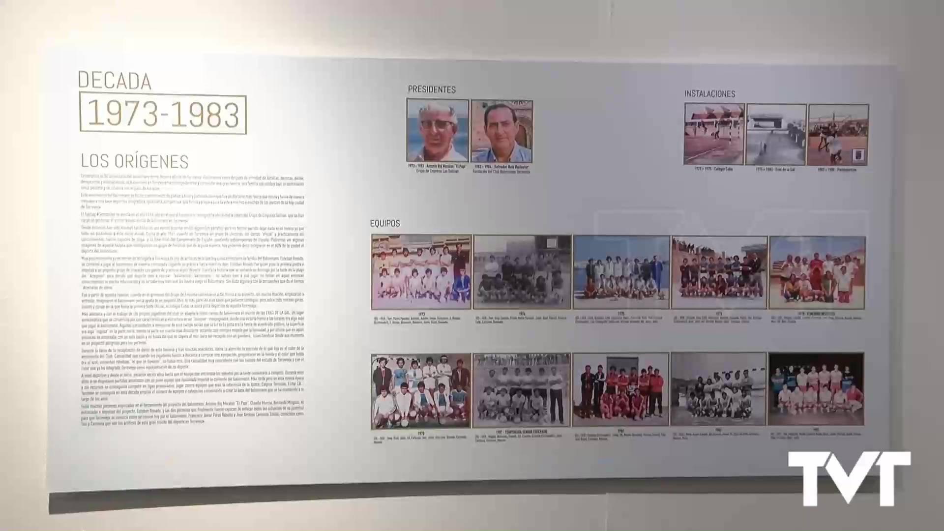 Imagen de El balonmano torrevejense recoge sus 50 años de historia en una exposición fotográfica