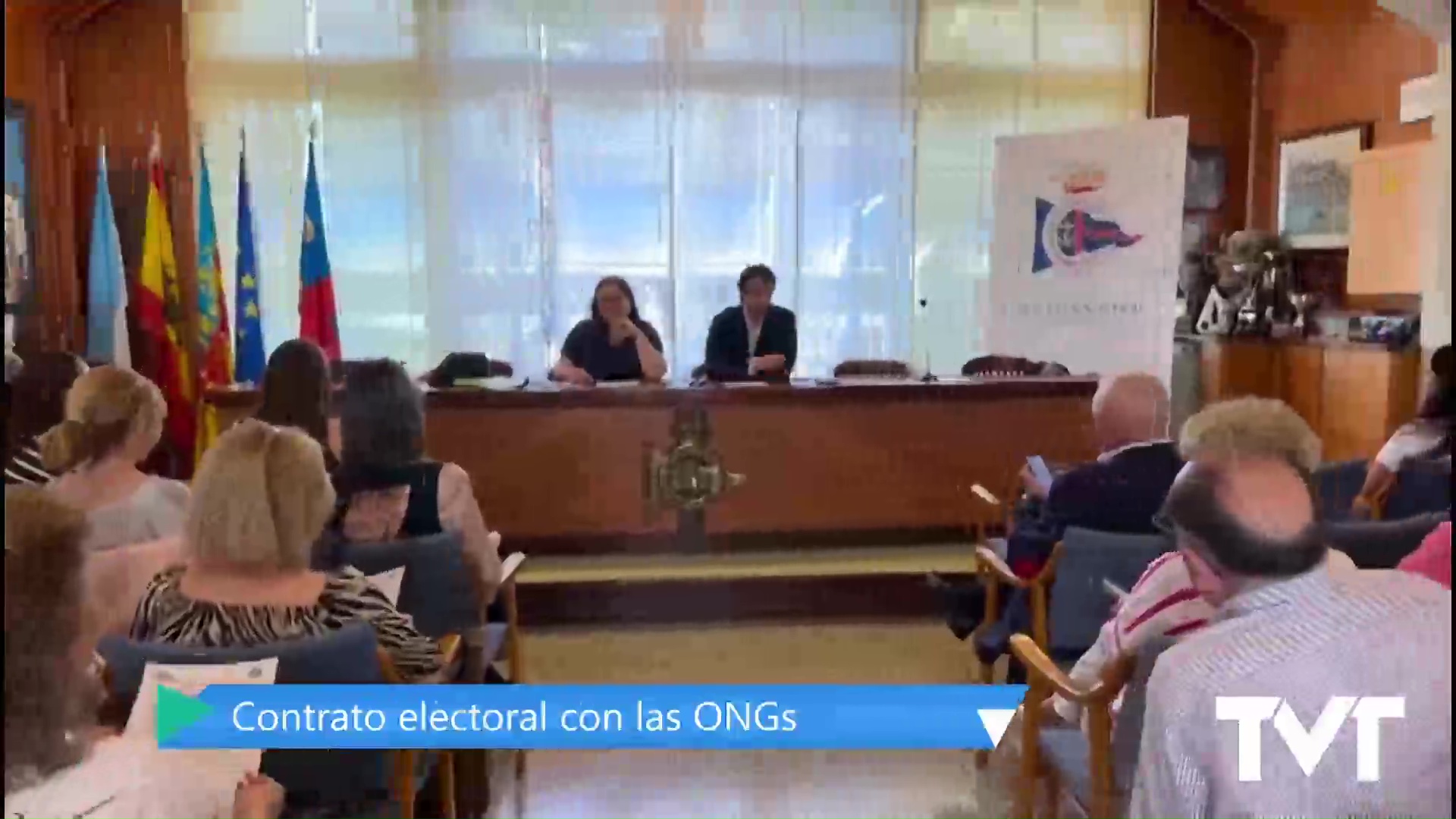 Imagen de El PP de Torrevieja firma su cuarto contrato electoral con las ONGs locales