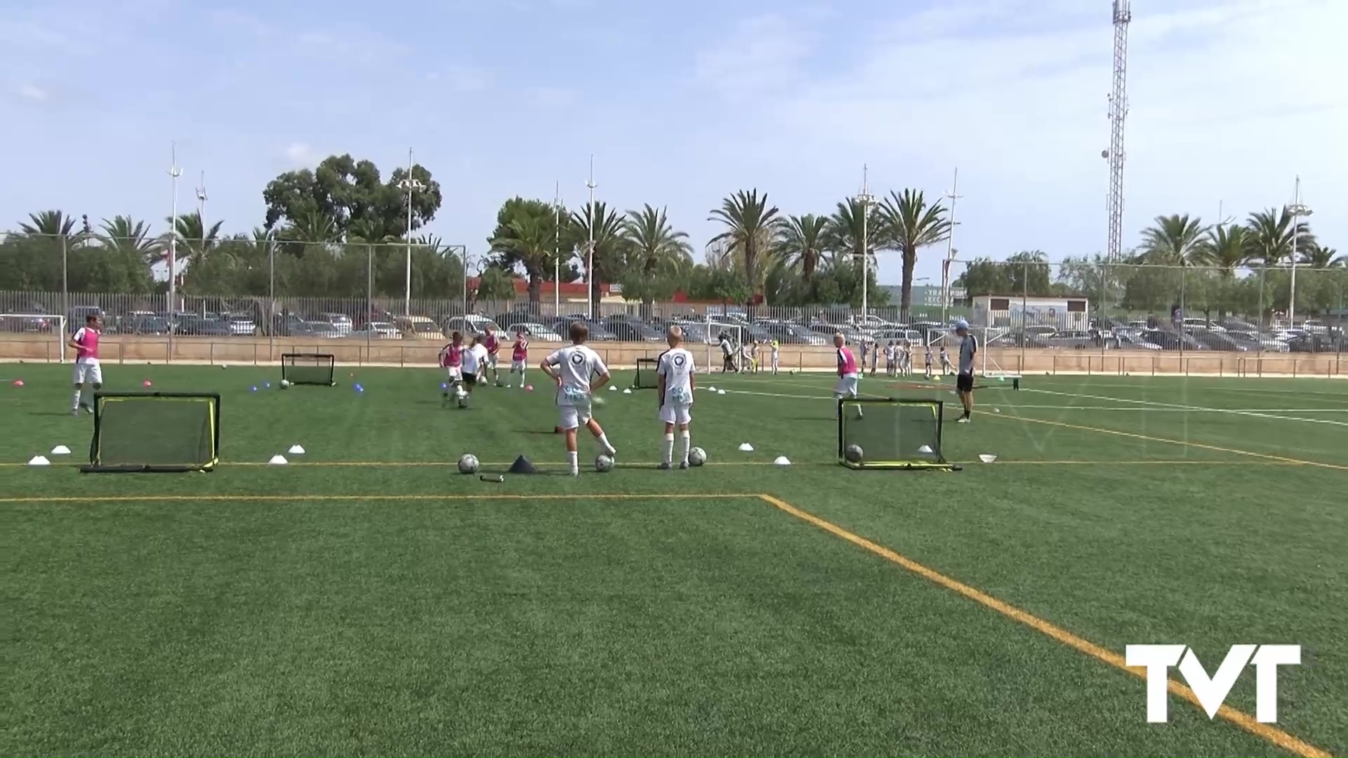 Imagen de La Ciudad Deportiva a pleno rendimiento con más de 2000 jóvenes practicando disciplinas varias