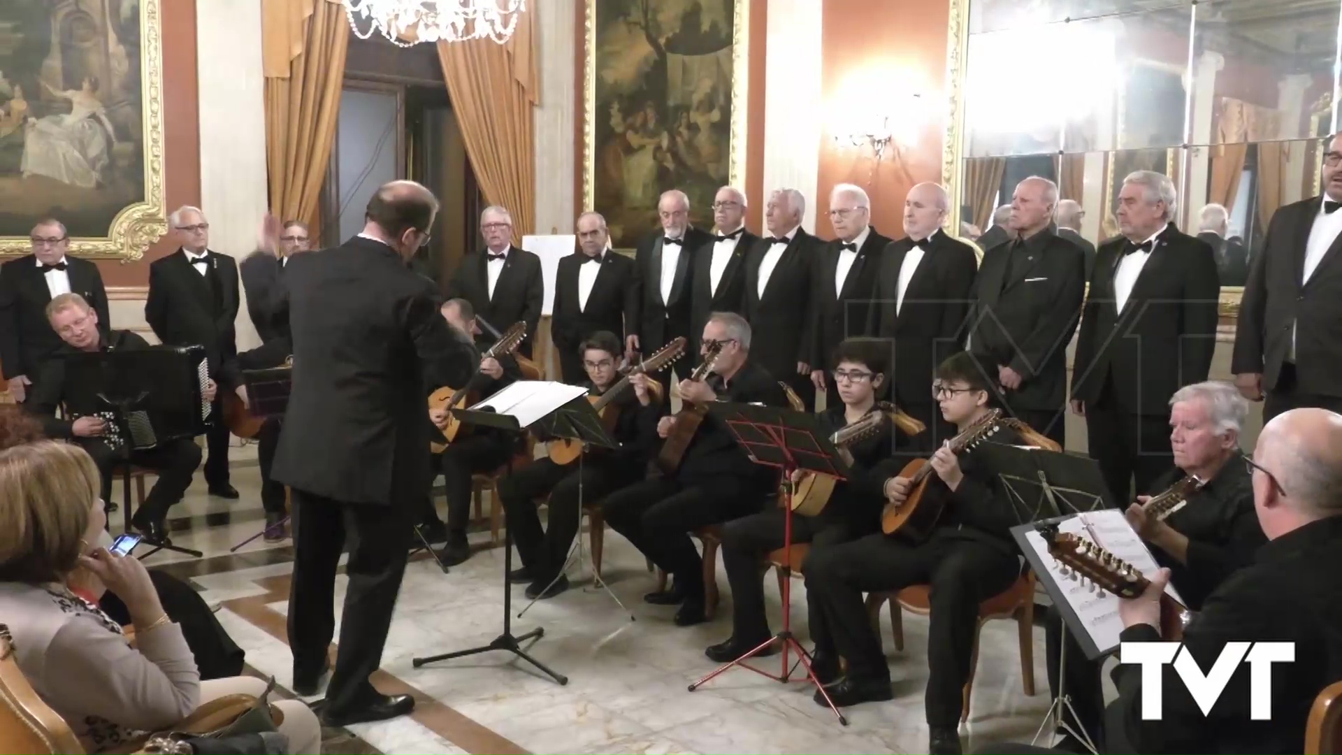 Imagen de Extraordinario concierto del Coro y Orquesta Maestro Ricardo Lafuente en el Casino 