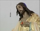 Imagen de Decenas De Torrevejenses Acuden Al Traslado Y Bendicion De La Imagen Del Sagrado Corazón De Jesus