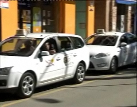 Imagen de Detenidos Los Presuntos Autores Del Robo A Una Taxista En Torrevieja