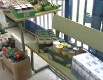 Imagen de La EPA hace entrega de víveres para Alimentos Solidarios Torrevieja