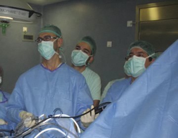 Imagen de El Hospital de Torrevieja realiza su primera cirugía artroscópica de codo