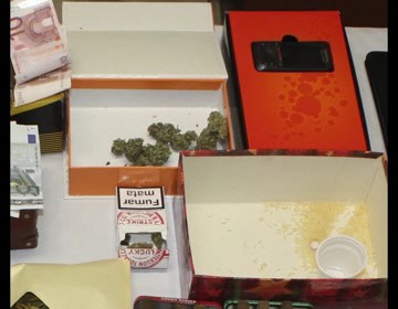 Imagen de Guardia Civil desmantela dos puntos de venta de droga al menudeo