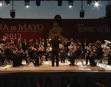 Imagen de El alcalde de Torrevieja inauguró la Feria de Mayo declarada de Interés Turístico Provincial