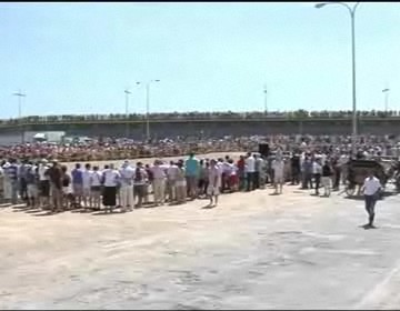 Imagen de A pesar de la crisis la Feria de Mayo de Torrevieja fue visitada por miles de personas