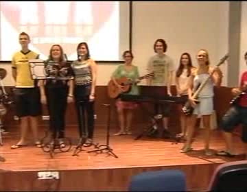 Imagen de Presentado el musical religioso AMA con la participación de jóvenes de Torrevieja