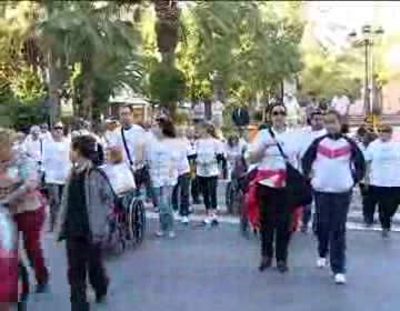 Imagen de Más de un centenar de personas participaron en la Marcha Solidaria del Alzheimer