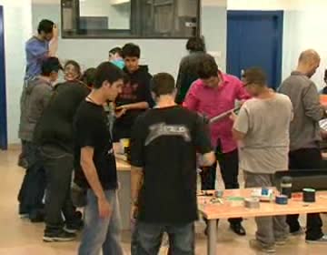 Imagen de La asociación juvenil La Comarca impartió un taller de armas de gomaespuma