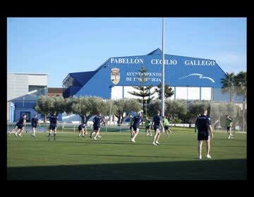 Imagen de Un club de rugby inglés realiza su pretemporada en la ciudad deportiva de Torrevieja