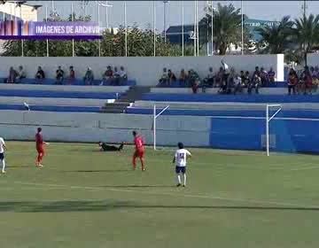 Imagen de El FC Torrevieja empató frente al Saguntino (1-1) fuera de casa y respira