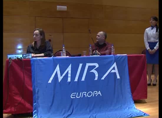Imagen de La Asociación Amigos Mira España ofreció tres charlas a inmigrantes en el Palacio de la Musica