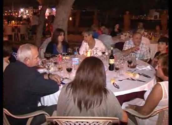 Imagen de La Cofradía de la Flagelación sirvió una cena benéfica a 125 personas en el parque Sinforosa