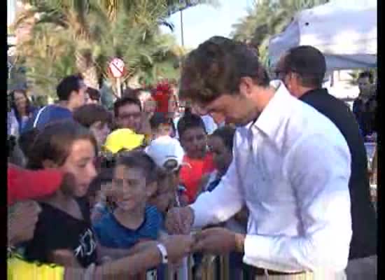 Imagen de El tenista Juan Carlos Ferrero acercó a Torrevieja el Valencia Open 500 con Tenis en la Calle