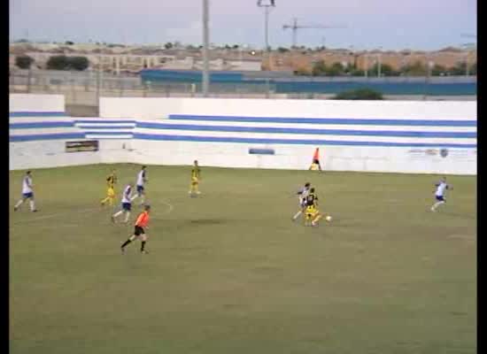 Imagen de El FC Torrevieja regaló una buena tarde de fútbol a la afición venciendo al Paterna por 2-0