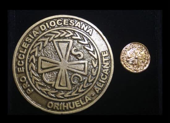 Imagen de Eduardo Gil Soto y José Ortíz Roche, distinguidos con las insignias Pro Ecclesia Diocesana 2013