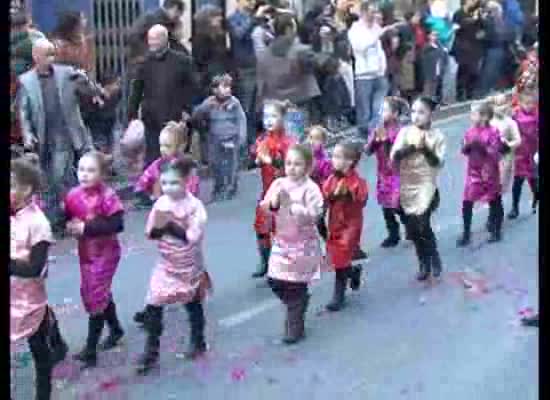Imagen de Los personales de los cuentos ocuparon la calle Ramón Gallud con el Gran Desfile Infantil