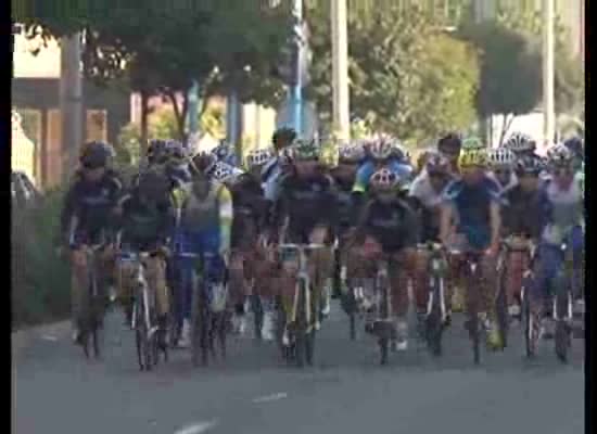 Imagen de La 18ª Carrera ciclista La Purísima reunió a más de 80 corredores en el circuito de Torrevieja