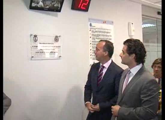 Imagen de El secretario de estado inaugura la Oficina de documentación de españoles y extranjeros en Torrevieja
