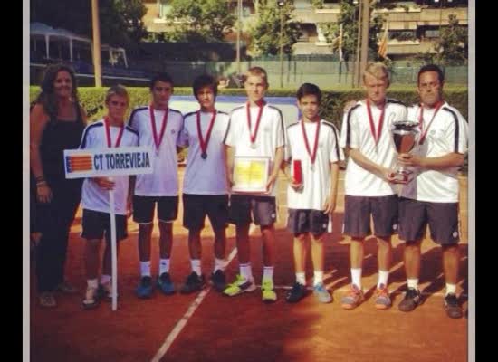 Imagen de El equipo infantil del Club de Tenis Torrevieja se proclama subcampeón de España en Barcelona