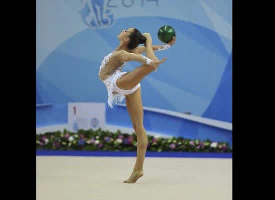 Imagen de Polina Berezina lidera el último control previo al campeonato del mundo de gimnasia rítmica