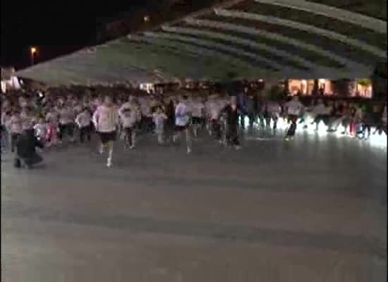 Imagen de 500 personas recorrieron los dos kilómetros solidarios de la X Carrera Nocturna de la UMT