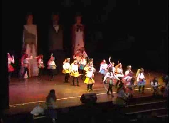 Imagen de El Teatro Municipal se convirtió en escenario improvisado para el Desfile Infantil de Disney